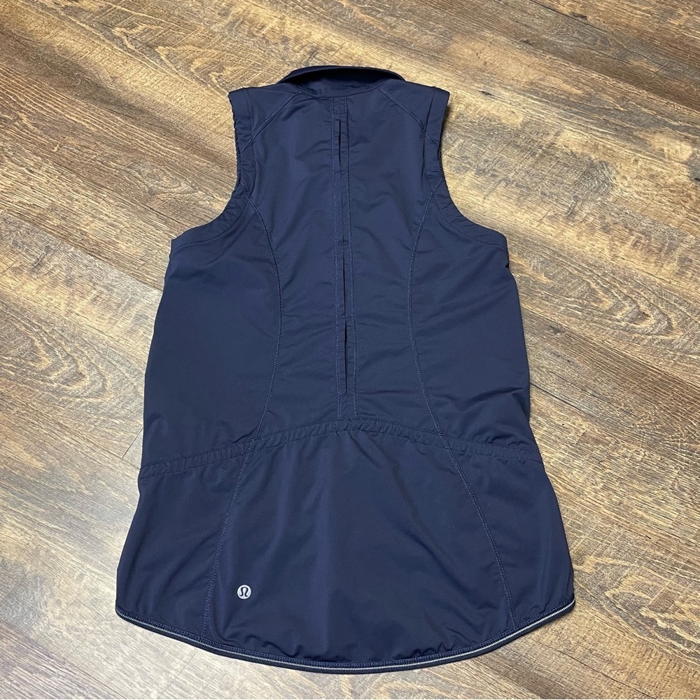 Lululemon Kicking Asphalt Vest Navy Blue Full-Zip Lightweight Womens Size 4 - Picture 7 of 13